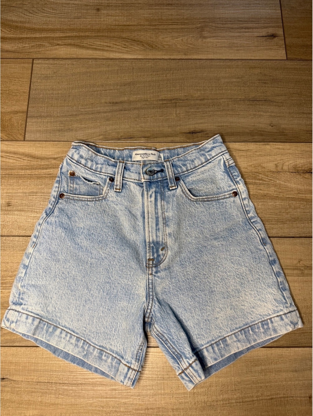 Abercrombie & Fitch Dad Shorts 23 High Rise Light Wash Denim Mom Jean Shorts